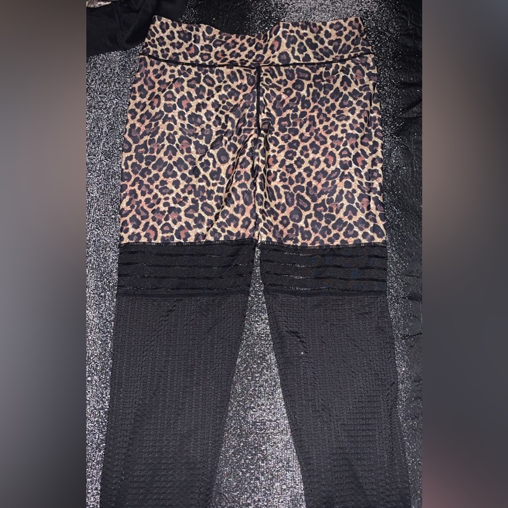 Cheetah unique leggings size xl